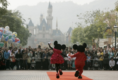香港迪士尼门票涨价被指理据不足 本地旅行社受影响