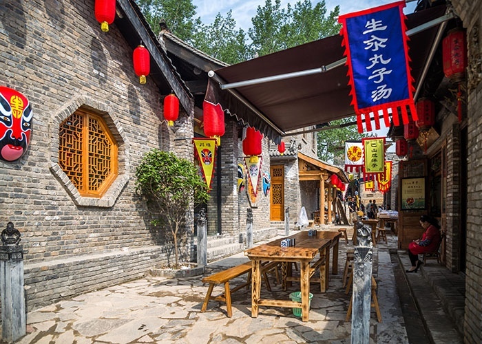 白鹿原走下神坛:特色文旅项目扎堆 主营全是吃吃吃