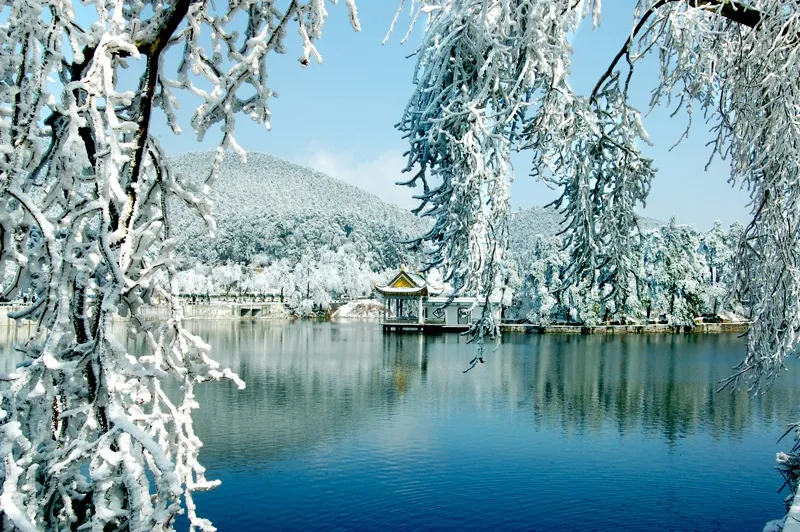 冰雪带来美景也带来麻烦 江西省多地景区“闭门谢客”